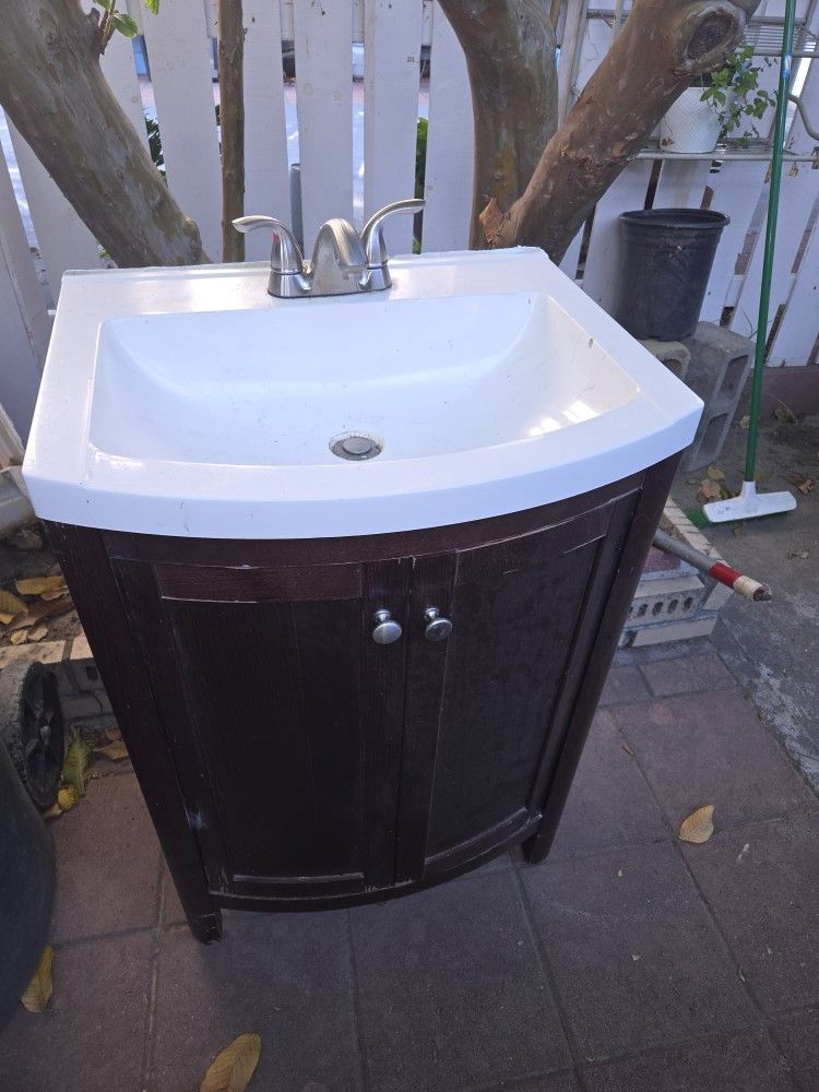 Bathroom Vanity 24 1/2 X 19 1/2