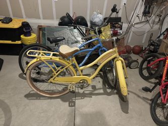 Women’s Yellow Huffy Beach Cruiser