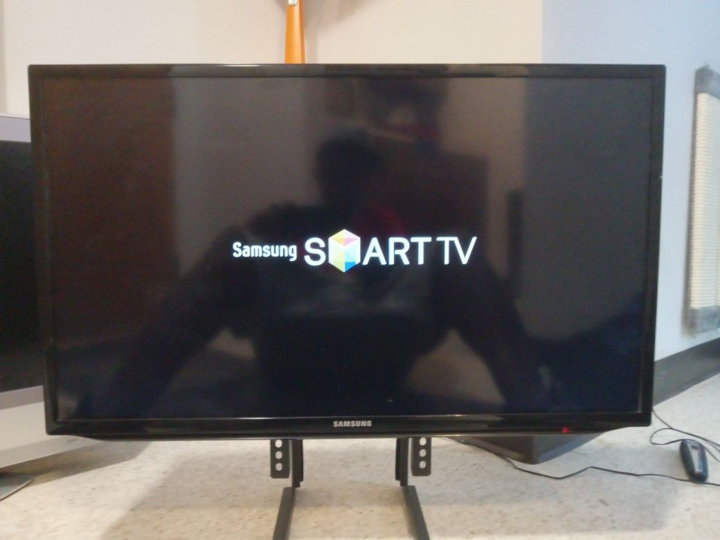 Samsung Smart Tv 32 Inch model no UN32EH5300