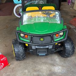 John Deer 4 Wheelers Electric Car 