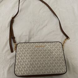 Micheal Kors Purse