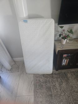 Crib Mattress (Firm Sealy)