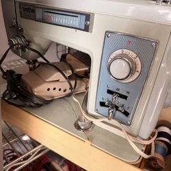 BROTHER INDUSTRIAL SEWING MACHINE WITH CASE