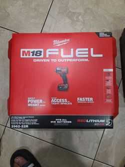 Milwaukee M18 FUEL 1/2" Impact Wrench Kit 2962-22R