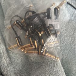 Pedal board connector cables