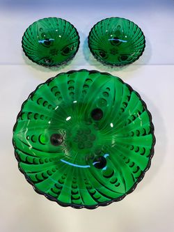 Vintage and stunning! Anchor Hocking emerald green large bowl and matching smaller bowls in bubble/swirl design