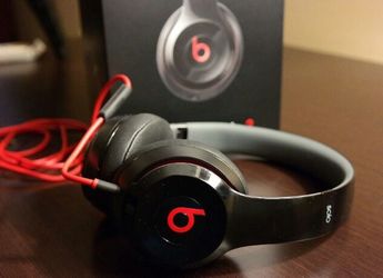 Beats solo 2 Wired - Like new!