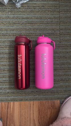 Lululemon water bottles