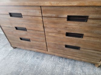 High quality 8 drawer Bedroom dresser.