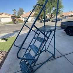 Rolling Steel Ladder 
