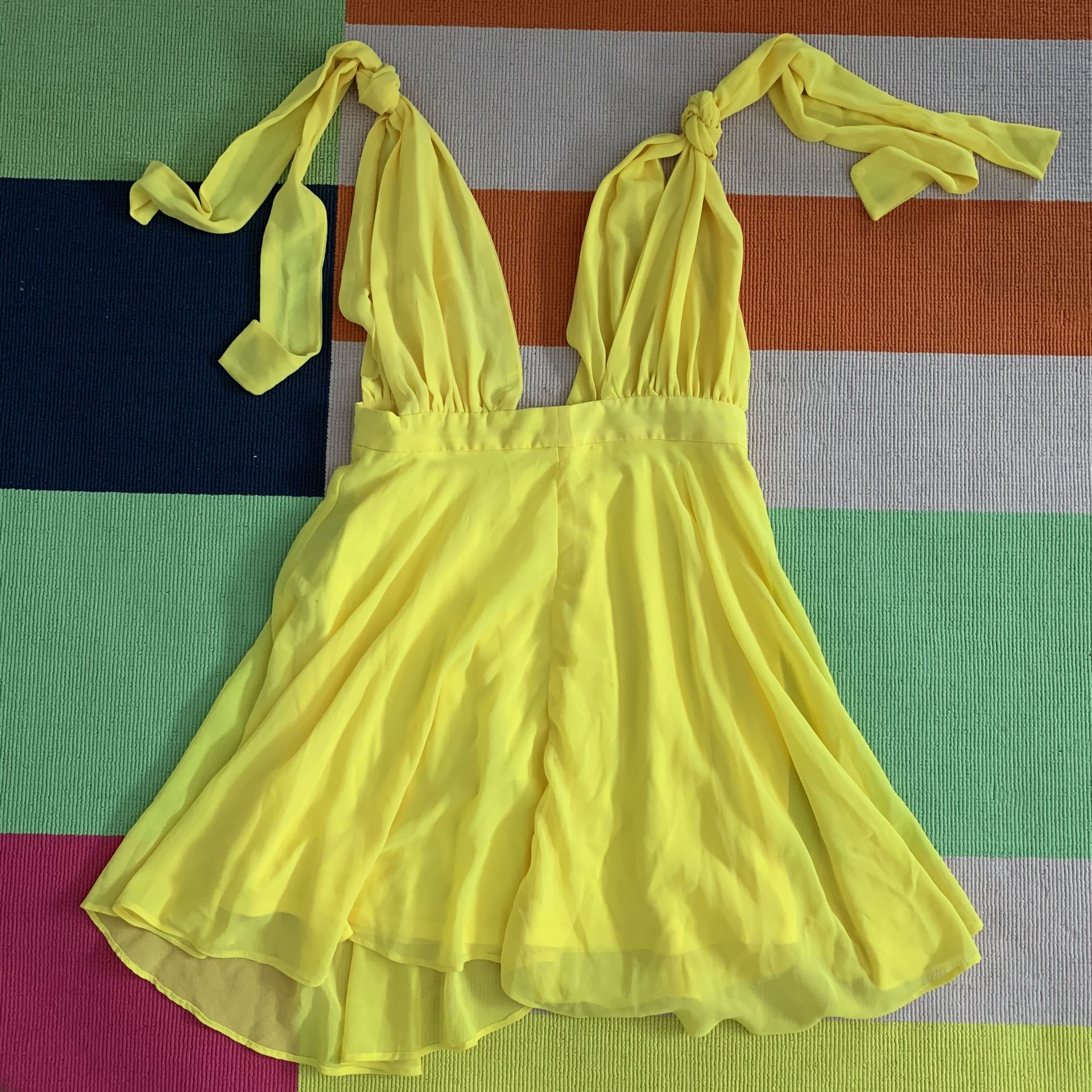 Yellow dress - mini dress - women’s clothing - size medium