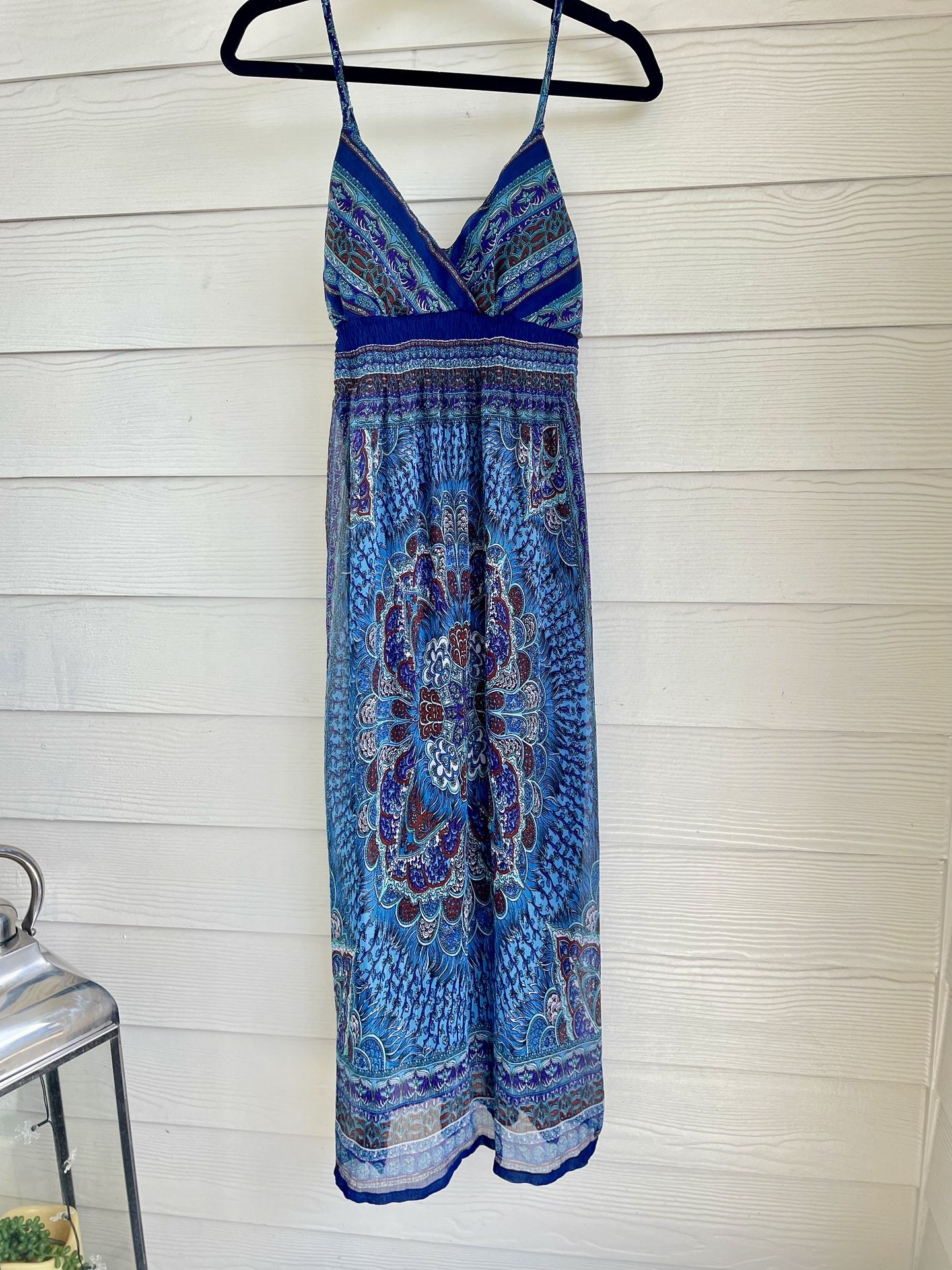 She’s Cool. Blue Floral Maxi Dress. Size Large