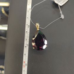 14k Garnet Pendant 11.2 g