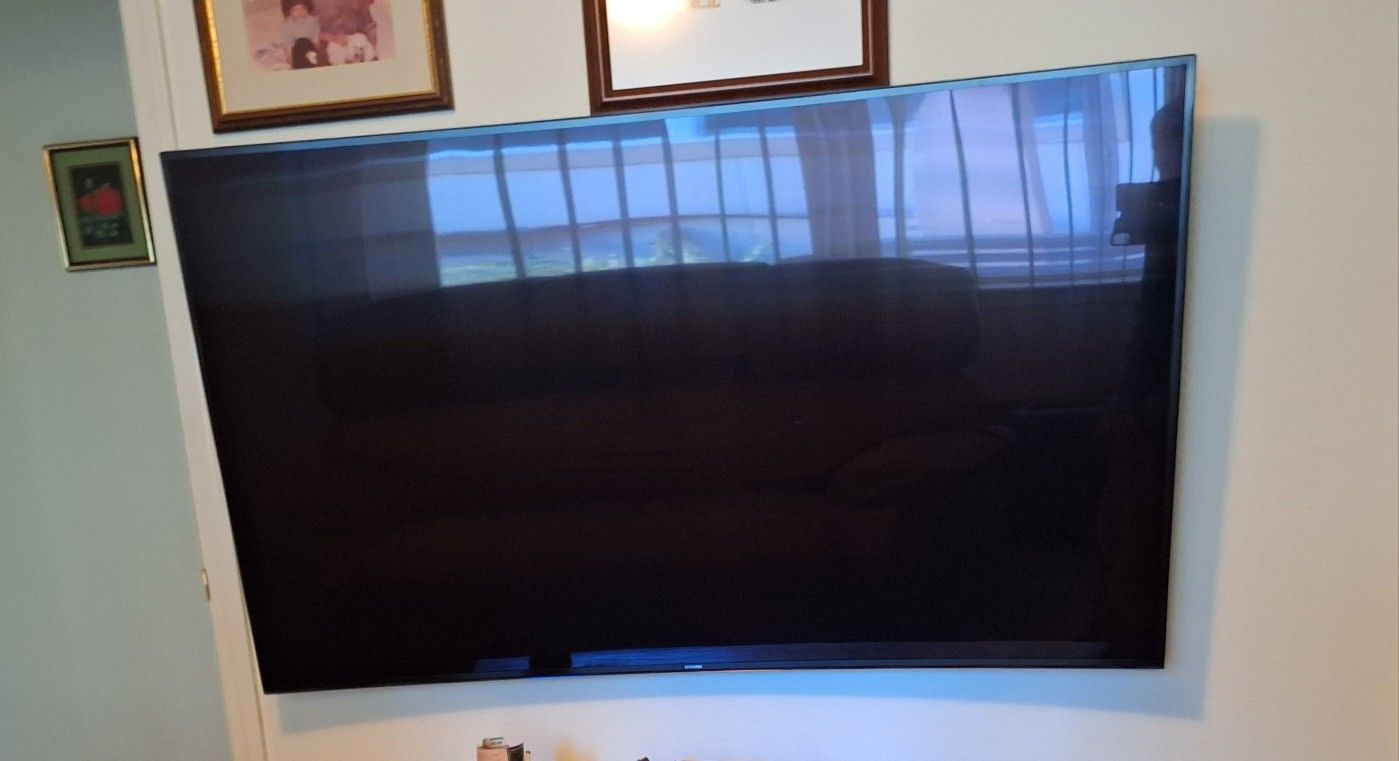 SAMSUNG UHD TV 64" CURVED