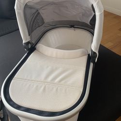 UPPAbaby® Stroller Bassinet White for VISTA or CRUZ Stroller in Bryce With Carrying Case