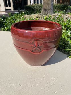 Red Glazed Ceramic Planter with Star.. LARGE Detail