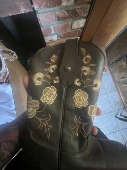 Woman’s Shoes 6.5 Woman’s