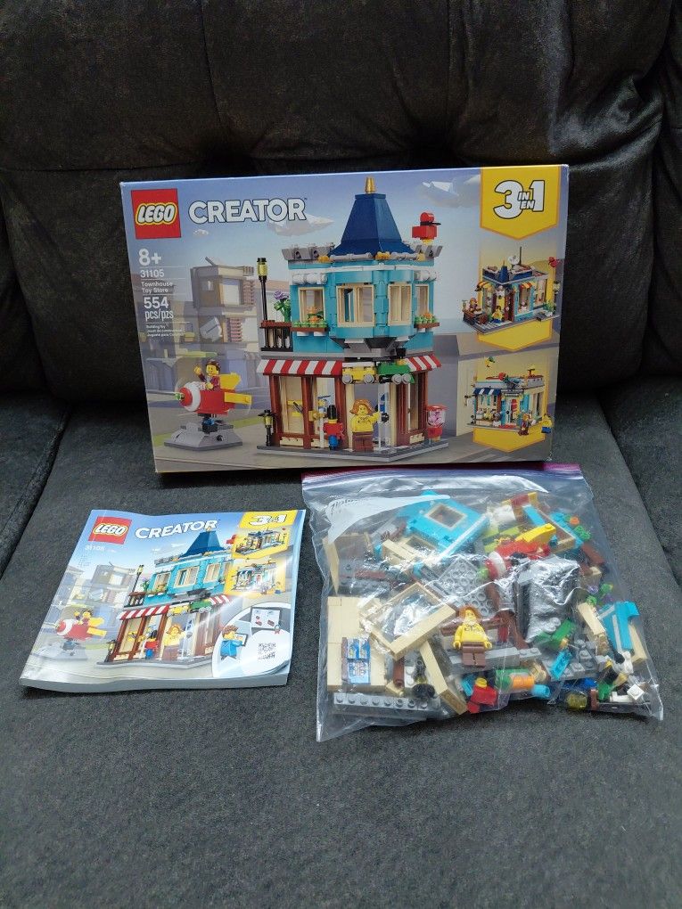 Lego Creator 31105 Townhouse Toy Store