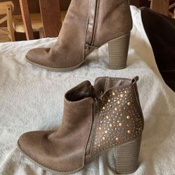 Brown Ankle Boots With Heel Embellishments