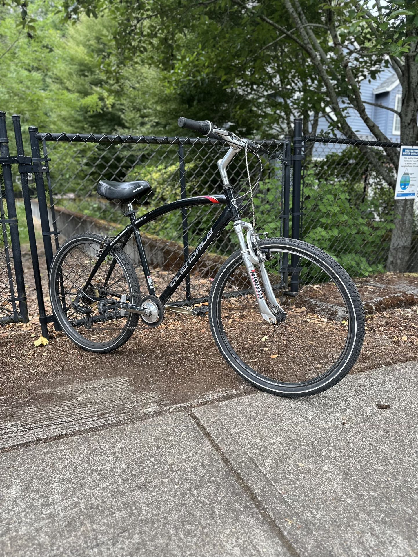 Men’s Hybrid Bike