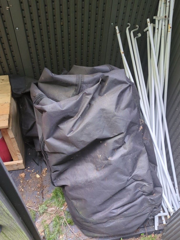 4x8x8 Ish Grow Tent.