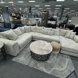 Sectional In Stock// Same Day Deliver