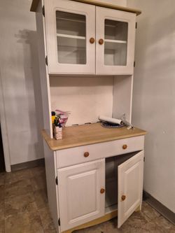 Kitchen cabinet stand