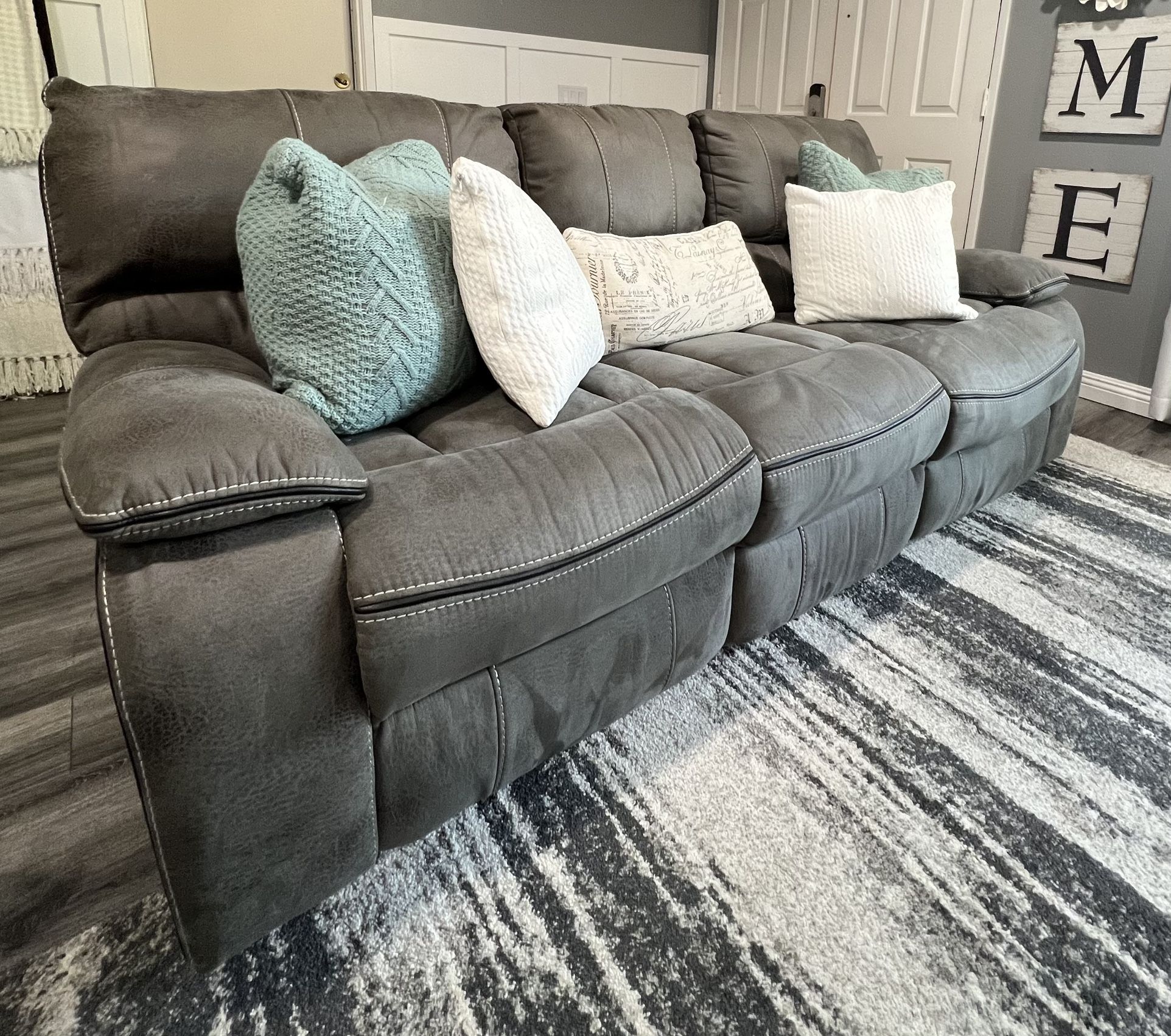 Couches Set