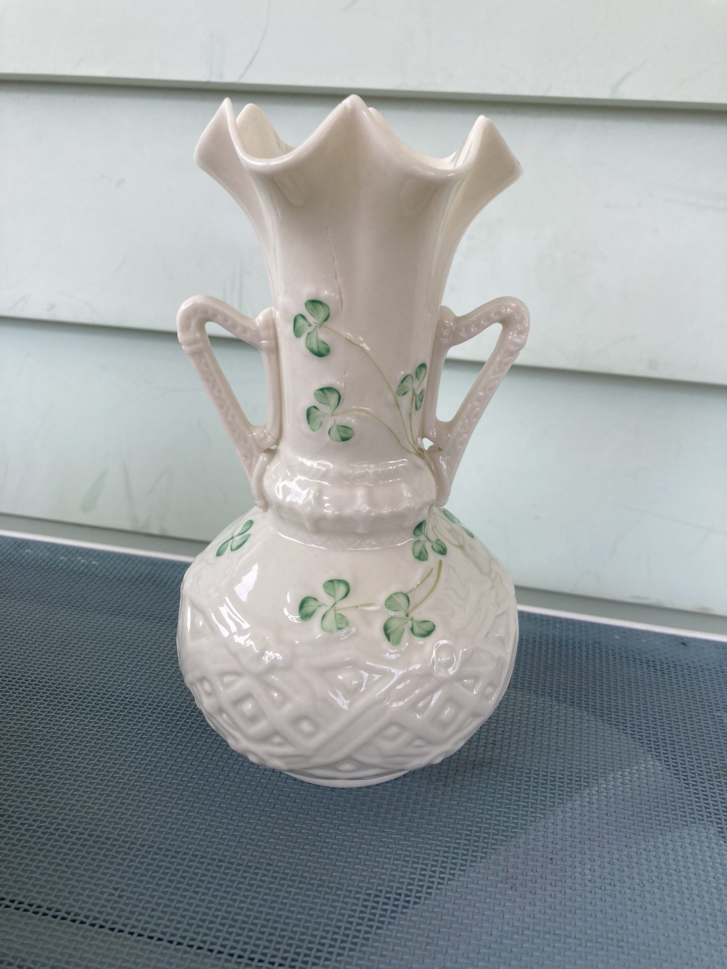 IRISH BELEEK VASE