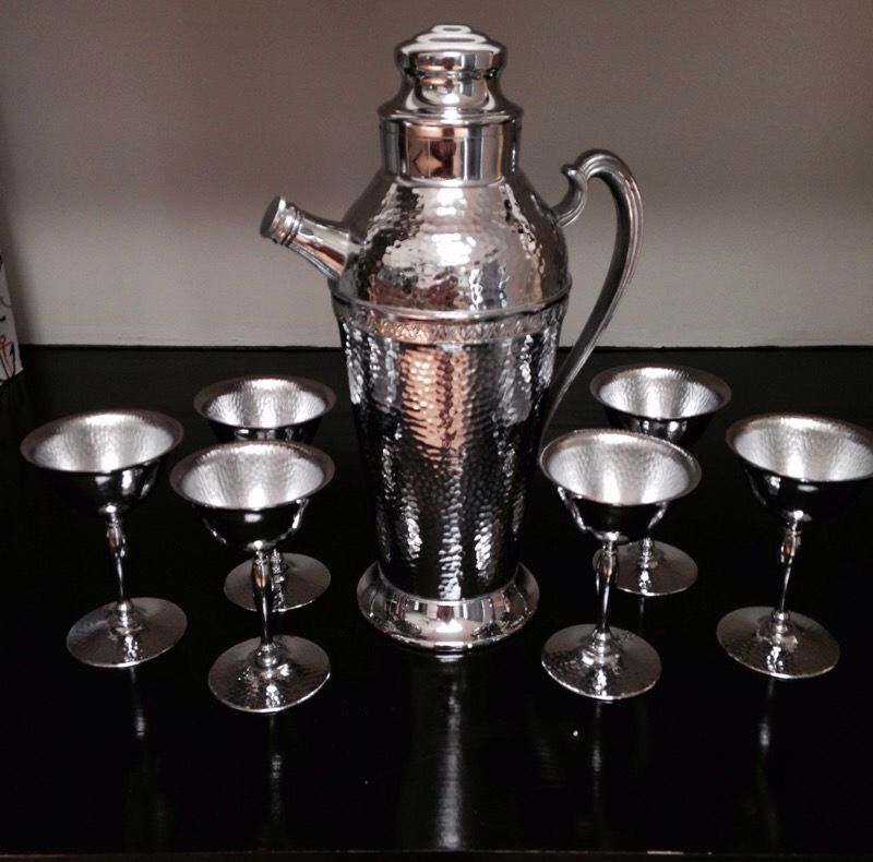 Bar shaker set with 6 cocktail glasses