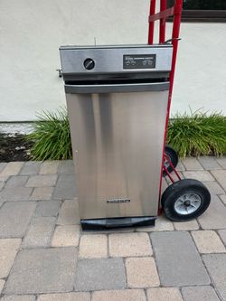 Free trash compactor