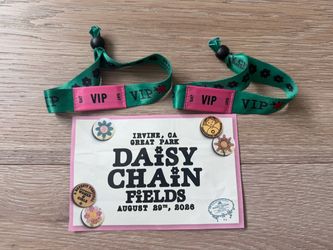 VIP**DAISY CHAIN FIELD FESTIVAL Olivia Rodrigo Katseye