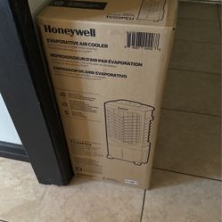 Honeywell Portable Cooler 