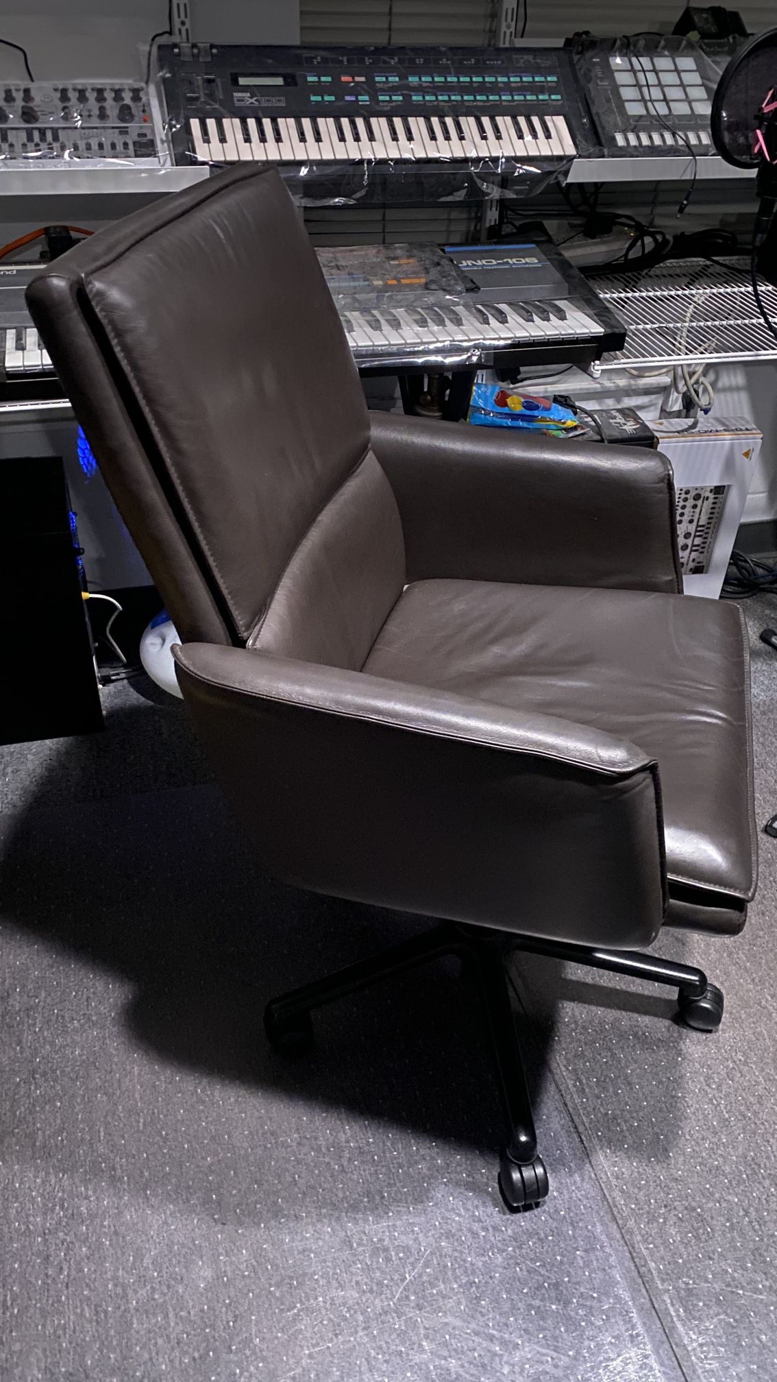 New York Keilhauser Elite 587 Luxury High End Dark Brown Leather Office Chair (retail $2500!)