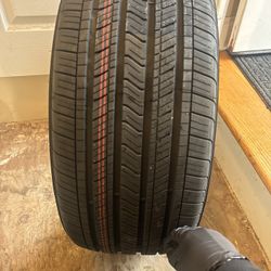 Goodyear  235/40R 19