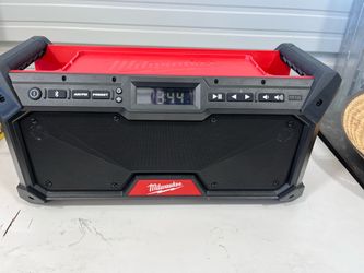 Milwaukee Bluetooth jobsite speaker