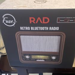 Fuse retro Bluetooth radio