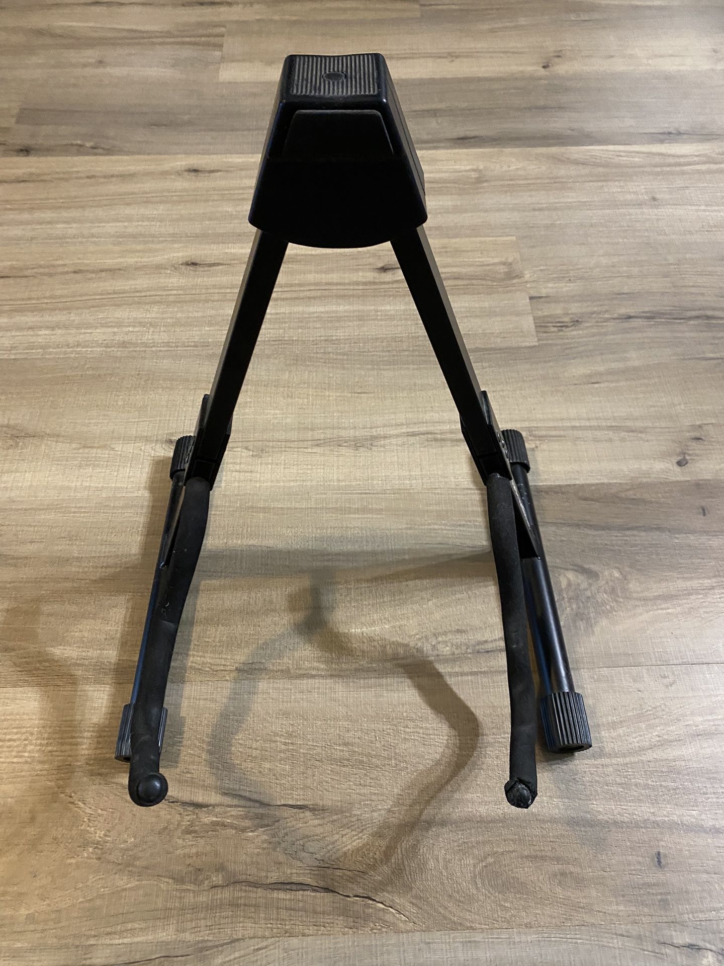 Adjustable Folding Guitar Stand