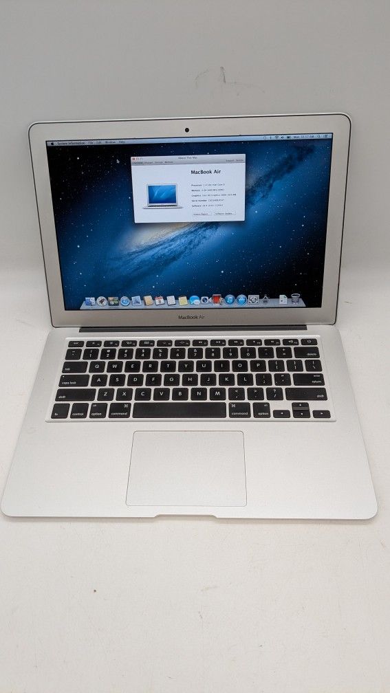 Apple MacBook Air (A1466)1.4 GHz i5, 4 GB DDR3, 128 GB Hd Computer Laptop