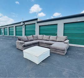 Large Dark Gray Sectional w/ Ottoman