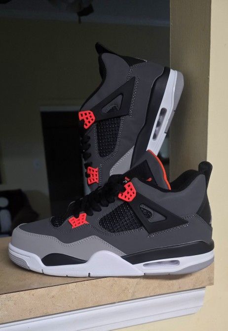 Air Jordan 4