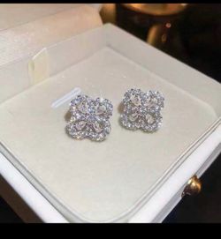 Flower Crystal stud !!!!