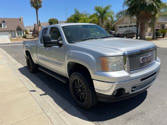 2013 GMC Sierra ext cab 4 door