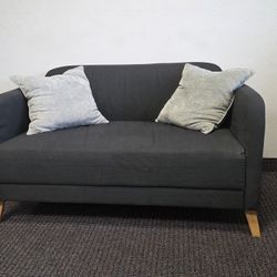 Loveseat 