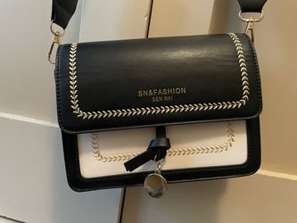 Woman’s Shoulder Purse