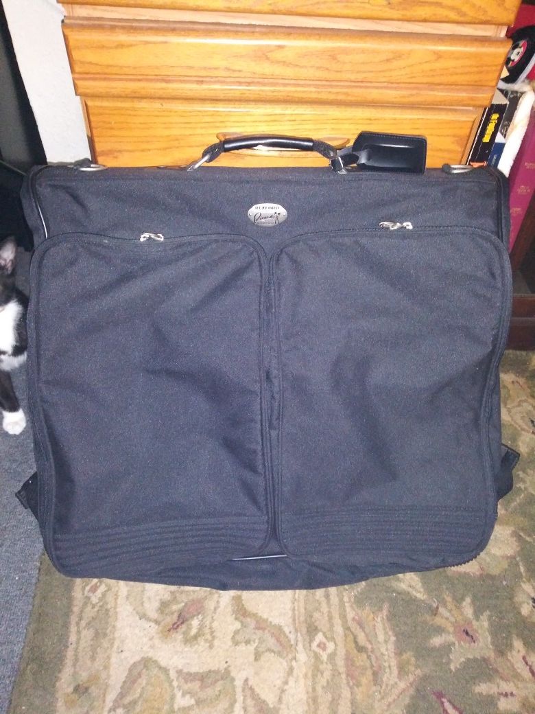 Ricardo of Beverly Hills carry on garment bag