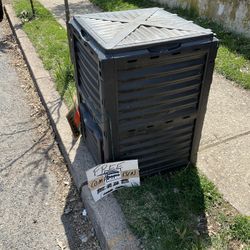 COMPOST BIN