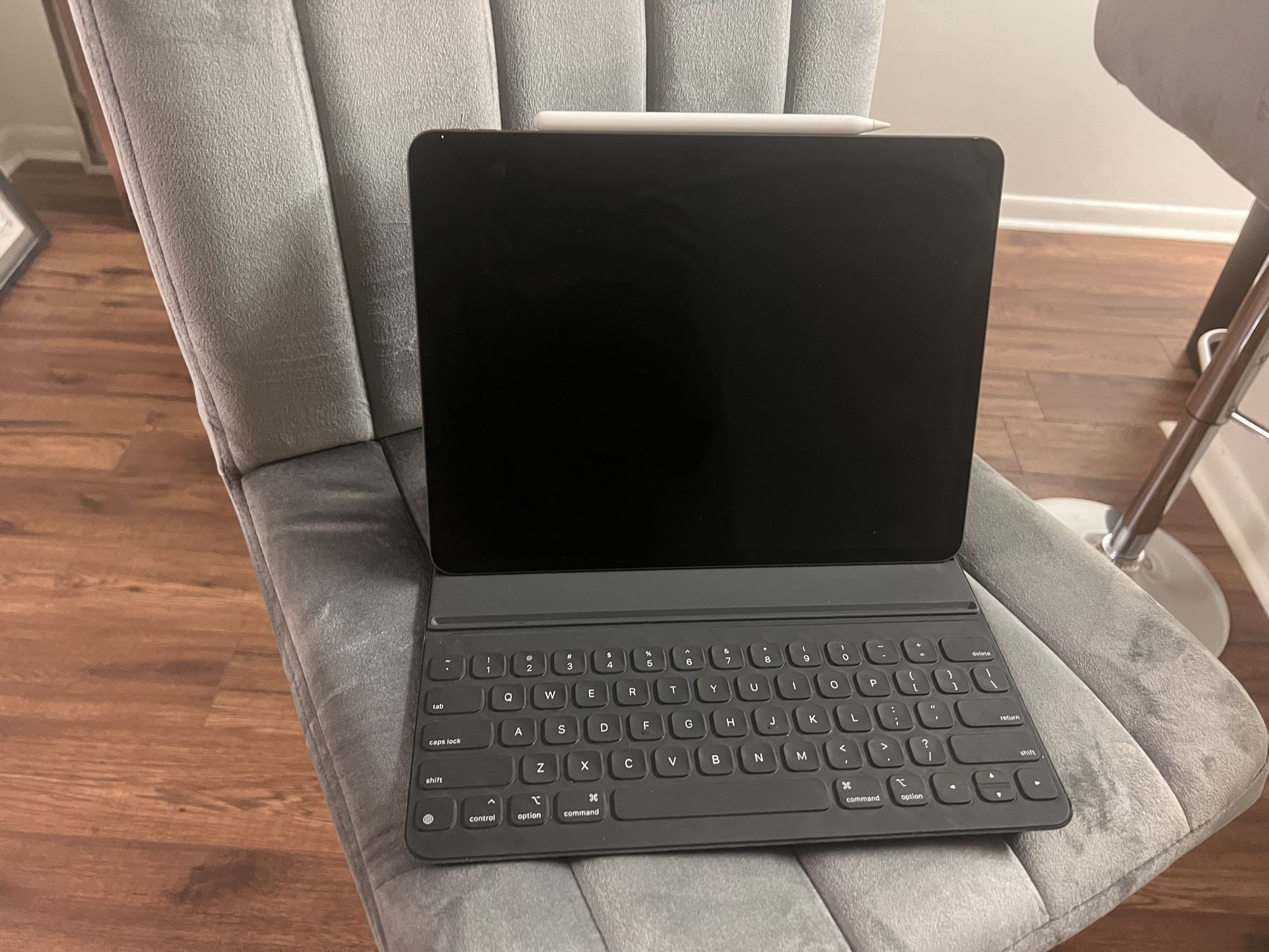 iPad Pro 12.9 Inch, Keyboard And Magic Pencil