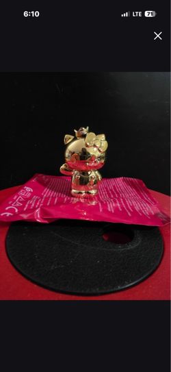 Golden Hello Kitty