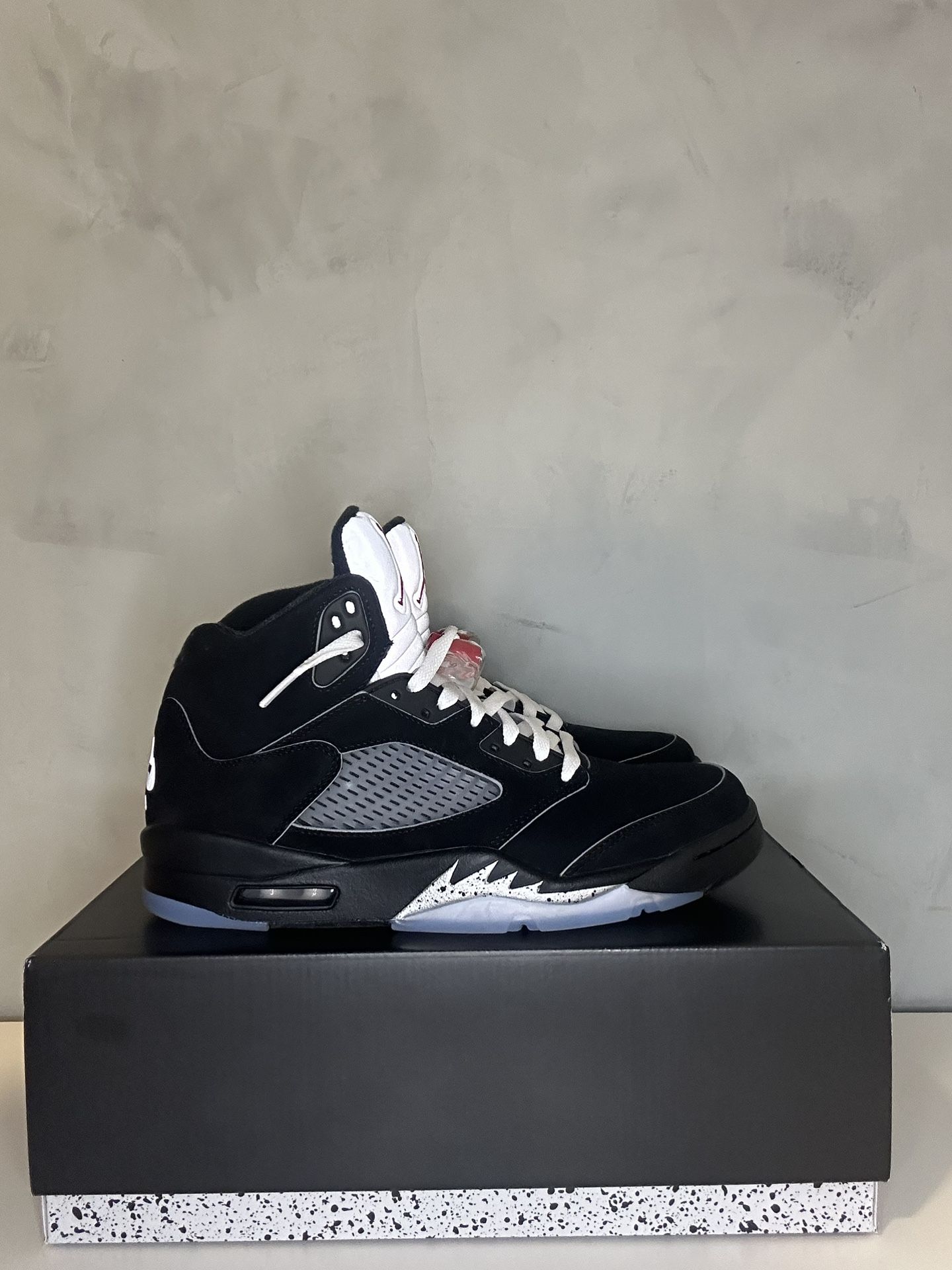 Air Jordan 5 Black Metallic Reimagined